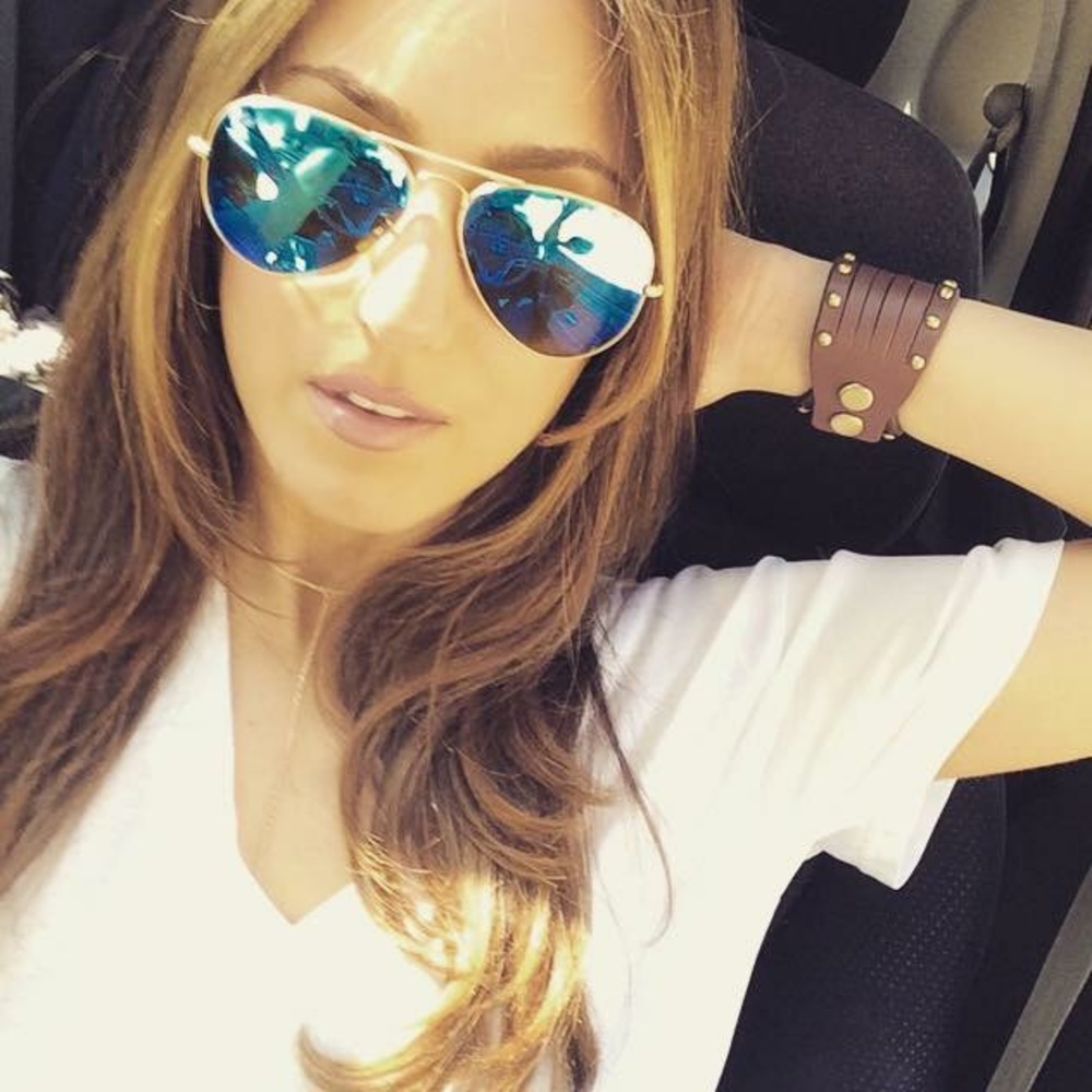 Meet your Posher, Dominique